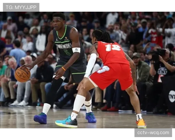 爱德华兹因脚踝扭伤出战成疑，森林狼反击发起点受关注